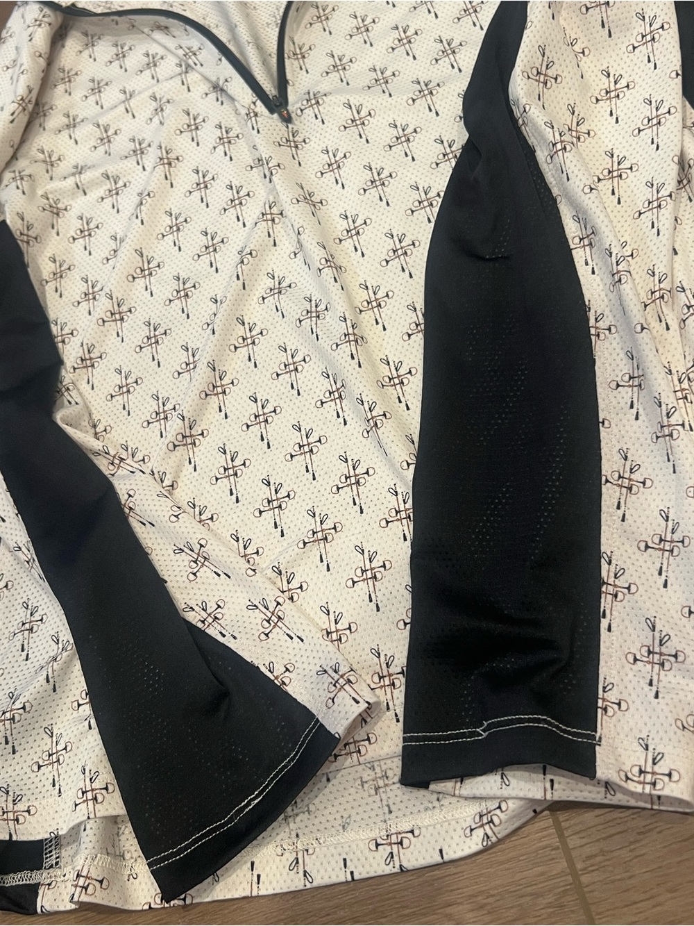 Kerrits White and Black Mesh Equestrian Top with Carrot Logo Size XL - Picture 11 of 14